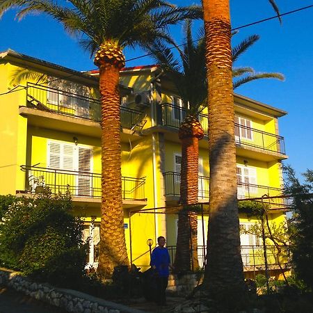 Готель House Rozi Palit Екстер'єр фото