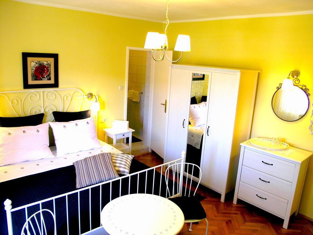 Готель House Rozi Palit Екстер'єр фото